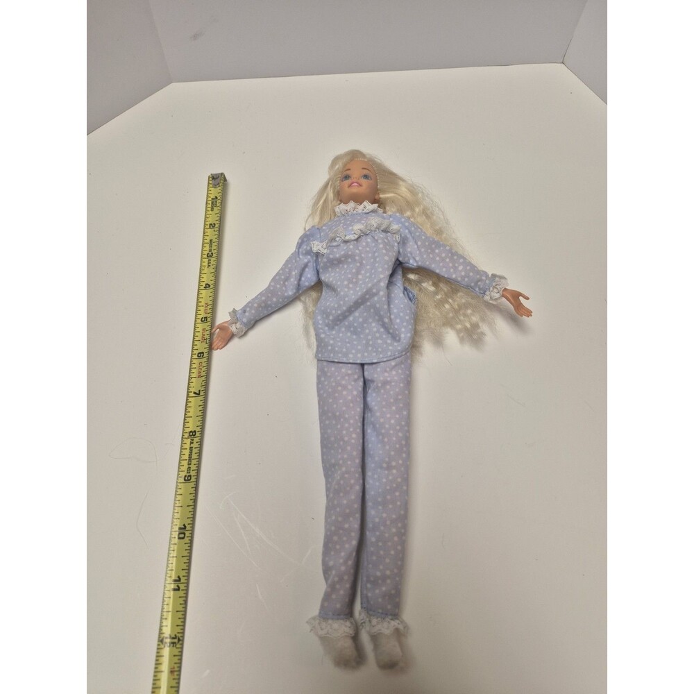 VINTAGE 1994 Mattel Slumber Party Barbie (soft body doll)